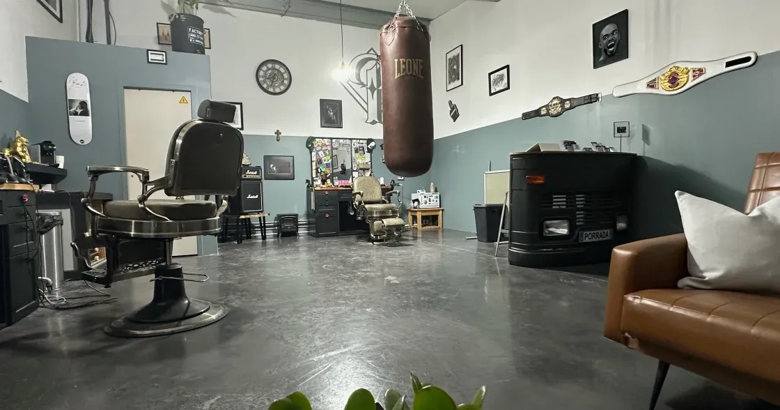 Cut and atmosphere — Porrada Barber Shop, Biarritz